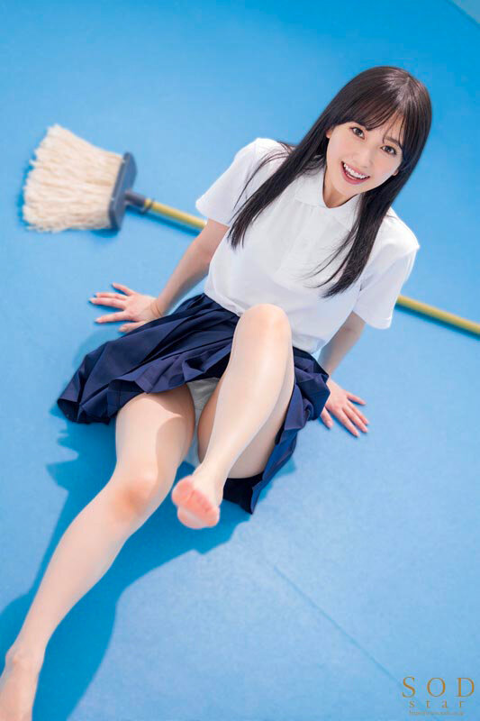 校内で露出誘惑して身も心も弄んでくるイタズラな美少女は幼馴染で誰もが知る有名芸能人。経験乏しい僕らは発情するがまま中出ししまくって所構わずヤりまくった絶倫アオハルSEX。 小湊よつ葉 - サンプル画像 - 2