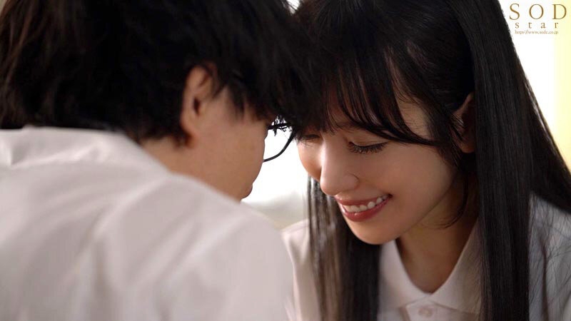 校内で露出誘惑して身も心も弄んでくるイタズラな美少女は幼馴染で誰もが知る有名芸能人。経験乏しい僕らは発情するがまま中出ししまくって所構わずヤりまくった絶倫アオハルSEX。 小湊よつ葉 - サンプル画像 - 5