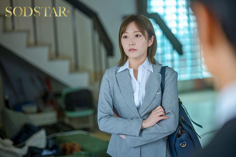 串刺し中出し乱交 引率担当で行った研修合宿で生意気な新入社員たちに恨まれ…常に上下穴封鎖されて膣内射精に身悶える美脚人事部OL 青空ひかり - サンプル画像 - 3