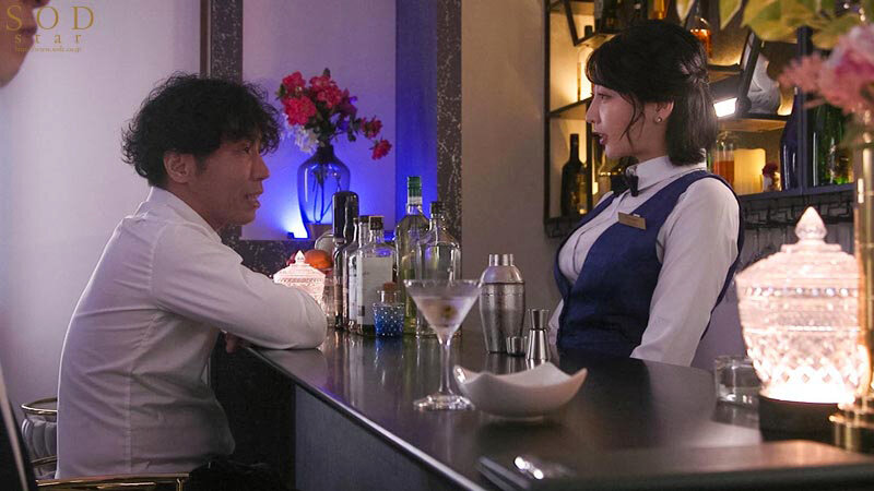 地方のバーで出会った色気ダダ洩れバーテンダーの超絶舌先テクでゾクゾクする快感に我慢ならず妻子を忘れて完堕ち中出しSEX。 夏目響 - サンプル画像 - 4