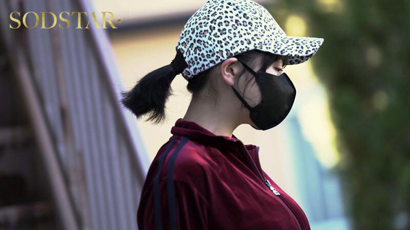 北関東 マンスジがクッキリ浮き出たベロアジャージのマイルドヤンキー奥さんを旦那の入院中に拘束飼育 夏目響 - サンプル画像 - 5