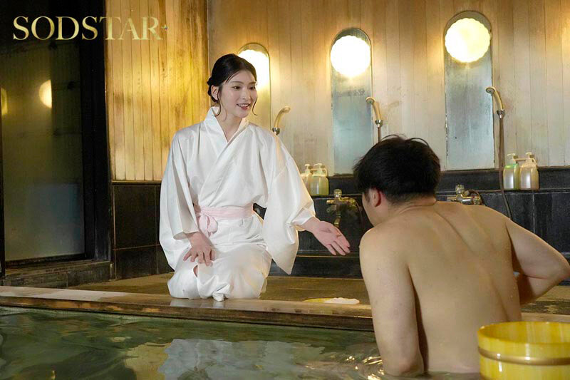 温泉旅行中の単独客やカップル 夫婦の男性を誘惑 館内で寝取りセックスをくり返す淫乱美人な若女将 本庄鈴 - サンプル画像 - 11
