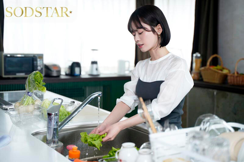 遠征中NTR サッカー選手の美人嫁がチー牛義兄にこっそり種付けされていたワンシーズン MINAMO - サンプル画像 - 2