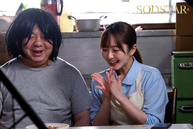 引きこもり訪問支援 ゴミ屋敷に放置された大量のシコティッシュに見かねて内緒でチンカス塗れのチンチンも笑顔で性サポートしてくれる優しいお手伝いさん 青空ひかり - サンプル画像 - 10