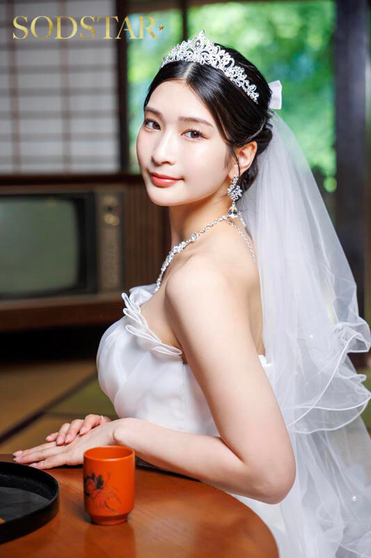 3日後にウェディングドレスを着る従姉 婚前最後の帰省中貸したままだった僕のタンクトップを着ている姿に15年募らせていた欲望が暴発した2日間 本庄鈴 - サンプル画像 - 2