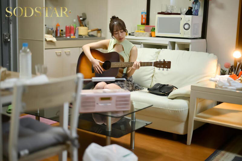 上京して入居した激安シェアハウスの同居人が全員強漢魔 ダマされて入った男だらけの相部屋で毎日性欲処理させられる突起乳首がヤラしいスレンダー美人女子大生 天神羽衣 - サンプル画像 - 4