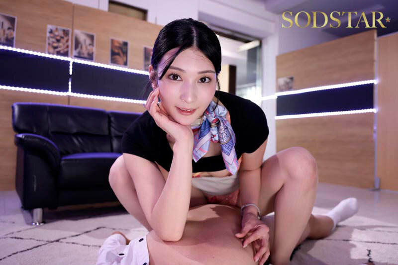 「ばっちりお化粧した私とあの子どっちが良いの？」恋人がメイクアップ中の20分暇そうな付き添い彼氏をフェラ＆SEXで顔射させる美容部員 本庄鈴 - サンプル画像 - 10