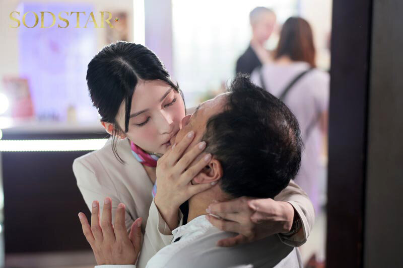 「ばっちりお化粧した私とあの子どっちが良いの？」恋人がメイクアップ中の20分暇そうな付き添い彼氏をフェラ＆SEXで顔射させる美容部員 本庄鈴 - サンプル画像 - 7