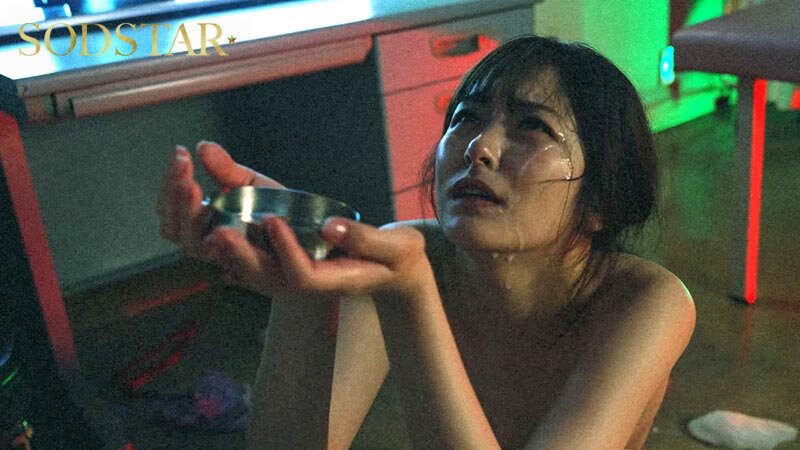 皆から好かれる院内のムードメーカー看護師A（26）職場で隠れモテしている既婚ドクターYが調合した謎のビタミン剤を盛られキメセク漬け ガンギマリよだれ垂れ流しグラインド騎乗位中毒者に 青空ひかり - サンプル画像 - 11