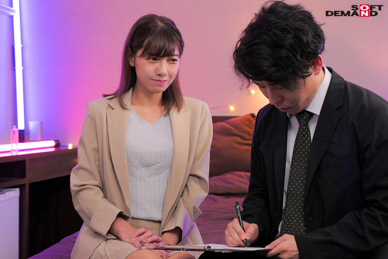 義母さんはゴム無しSEXで契約を取りまくる生保レディ ～ノルマ達成のために娘婿の精液を膣受けする美熟女～ 渋谷なつ - サンプル画像 - 11