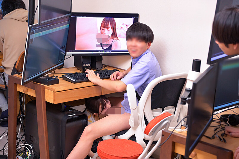 ミニマム背丈の新人肉便器女AD 殺し文句の「監督になりたいんだろ？」で完全マインドコントロールw 365日毎日ハメられ＆ち〇ぽをしゃぶらされ、SEX狂いマ〇コが爆誕w - サンプル画像 - 2