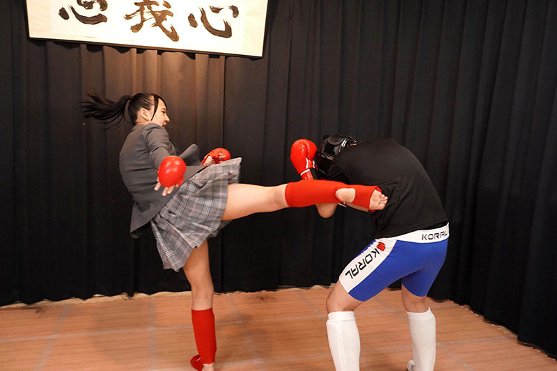 空手道三段 全国覇者！ 卒業式から3時間後に処女膜貫通デスマッチ！ - サンプル画像 - 8
