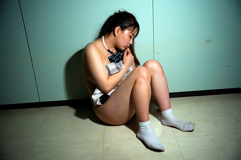 ネズミ講式非道の連鎖！下校中のお嬢様学校の女子○生！巻き添えレ●プ！5「自分だけ不幸だと明日から学校行けないよね？嫌いな子をもっと痛い目に合わせちゃいなよ？」と、表面上は仲良しだけど、心の底ではクソ嫌いな’自称親友’を… - サンプル画像 - 14