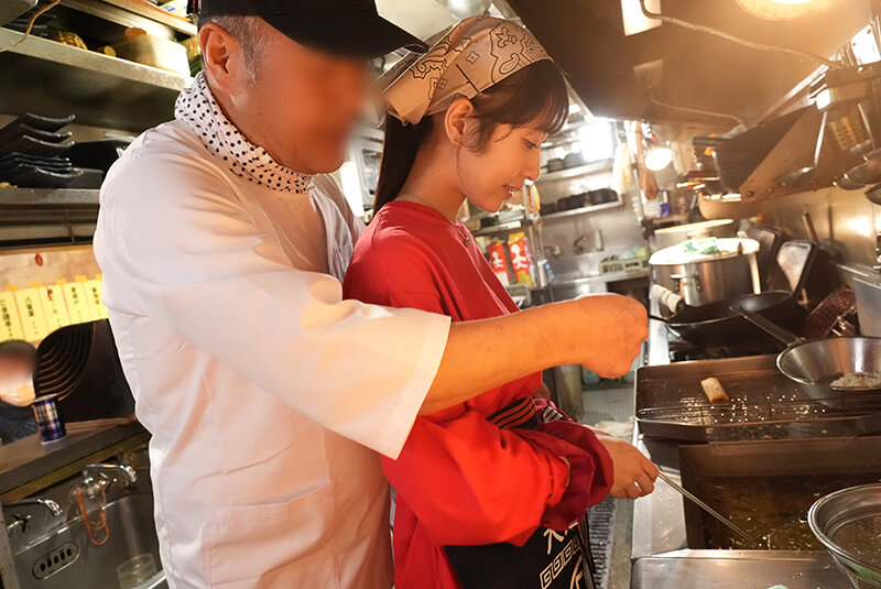 爆盛りギャル中華美人姉妹が腕を振るう行列がすごい街中華の日常とSEX！ - サンプル画像 - 19