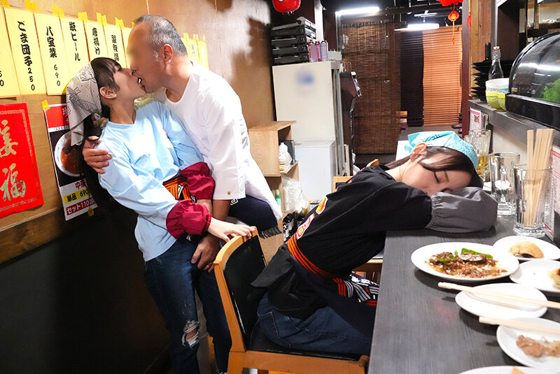 爆盛りギャル中華美人姉妹が腕を振るう行列がすごい街中華の日常とSEX！ - サンプル画像 - 4