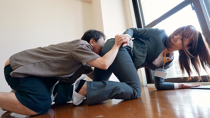 ピタパンOLアナルを即クンニ！内見中の肛門クンニが忘れられないデカ尻不動産レディが新居に押しかけて来たので、むれ匂うパンツスーツ尻穴を舐めほじって中出ししてあげた わか菜ほの - サンプル画像 - 4