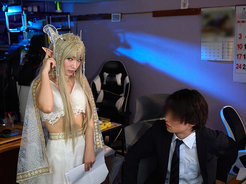 残業廻った0時…ストレスMAXの僕の目の前に突然現れたエルフの優しいフェアリースロートフェラに 社員全員陶酔！倒産寸前にしてヤった！ 十束るう - サンプル画像 - 13