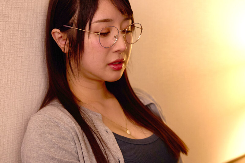 真夜中のマジックミラー号で寝ずの番をしていたADに 逆夜●い凸してきた精飲大好き奥さんと一緒に家に帰って子どもを作りまくった中出し生活の一部始終 小野坂ゆいか - サンプル画像 - 6