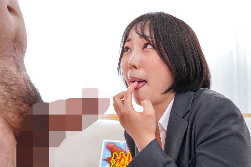 素人バラエティ 面接官をアツくさせる視線や話術を鍛えろ！就活JDが挑戦する、デカチンに触らずフル勃起20分持続チャレンジ！ギンギン勃起を持続させるために乳房パフパフしたり、知らず濡れたオマ〇コを弄らせてるうちに子宮が火照ってしまった素人娘は連続生中出しも拒め… - サンプル画像 - 1