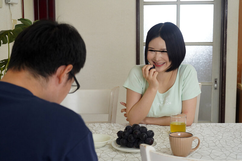 ど田舎に引っ越してきた僕はヤルことがなくて近所の巨乳3姉妹のHな誘惑に乗っかり毎日汗だく交尾にハマってしまいました - サンプル画像 - 1