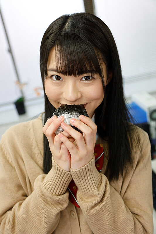 なつ、妄想デレデレ女子○生。クラス一の美少女がまさかの厨二病で先生だいしゅき！と告白してきたので、そのアイドル顔とスレンダーなカラダは僕のモノ！ 東條なつ - サンプル画像 - 2