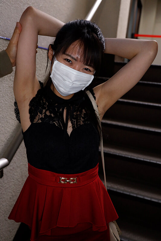 すっぴんなつはイチャラブしか勝たん 元教え子が僕の家にお泊まり！すっぴん姿に、歯磨き姿に、彼シャツ萌え袖姿に、怒った顔などなど、彼氏の僕だけが見れるカワイイなつがいっぱい！ 東條なつ - サンプル画像 - 12