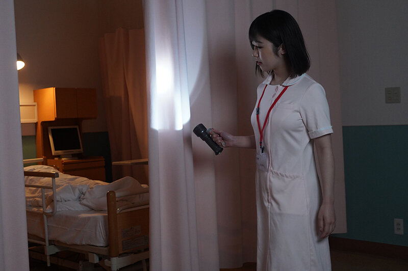 入院したら看護師がみんな巨乳でノーブラ！？2 ノーブラ透け乳首を押し付けられて巨乳の谷間を見せつけられたらもう我慢できません！！ - サンプル画像 - 6