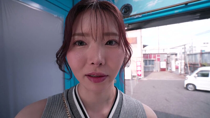 街行く女子大生限定！マン圧クレーンゲームチャレンジ！マ〇コの締め付けで景品をキャッチ！すれば賞金GET！制限時間20分間取り放題！！ただし潮吹きしたらOUT！即ハメSEX！！～みさき編～ - サンプル画像 - 1