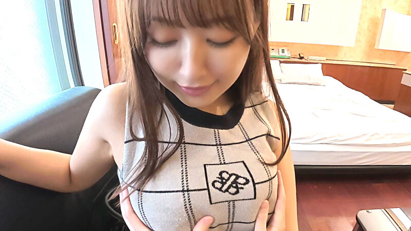 超主観映像【ドエロイギャル美女とうらやまドエッチSEXしちゃいましたwwもちNN！！】【美乳で美尻でビジュつよ性欲のセックスディーバに肉薄ゴム無し性交】【美乳揺らして美尻を震わせ連続アクメで2発射】 葉月まゆ - サンプル画像 - 1