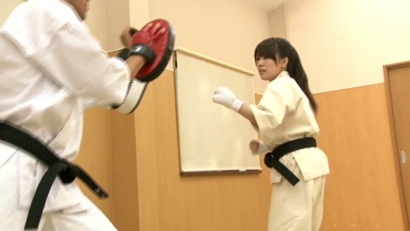 アジア2位 全国1位 148cmの本物空手家 三村紗枝 - サンプル画像 - 1