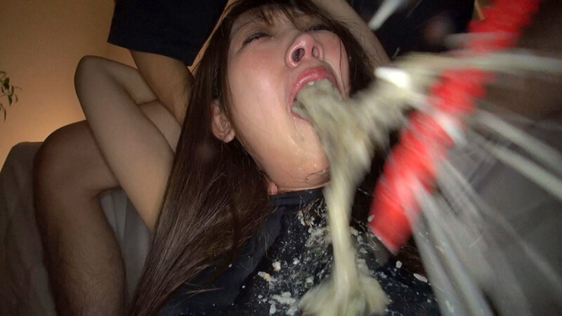 尻穴x膣穴x喉奥=3穴調教 大量ゲロ初解禁！！ 初めて出会った男の肉便器に堕ちた元レースクイーンの快楽中毒女 - サンプル画像 - 15