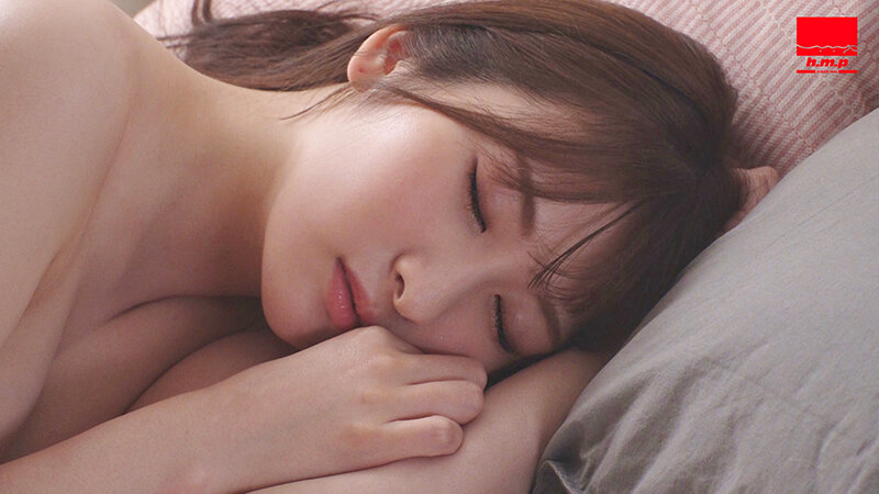 朝目覚めると僕の腕枕で昨夜お持ち帰りした（と思う…）記憶にない美女が寝ていた。昨夜のSEXの続きを求められて何回も中出ししてしまった。 末広純 - サンプル画像 - 1