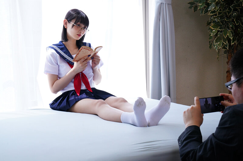 美女の足裏をふやけるまで舐めたい！ 静河 - サンプル画像 - 1