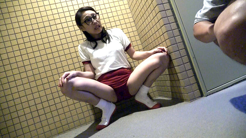 セーラー服熟女失禁羞恥 多田有花 - サンプル画像 - 11