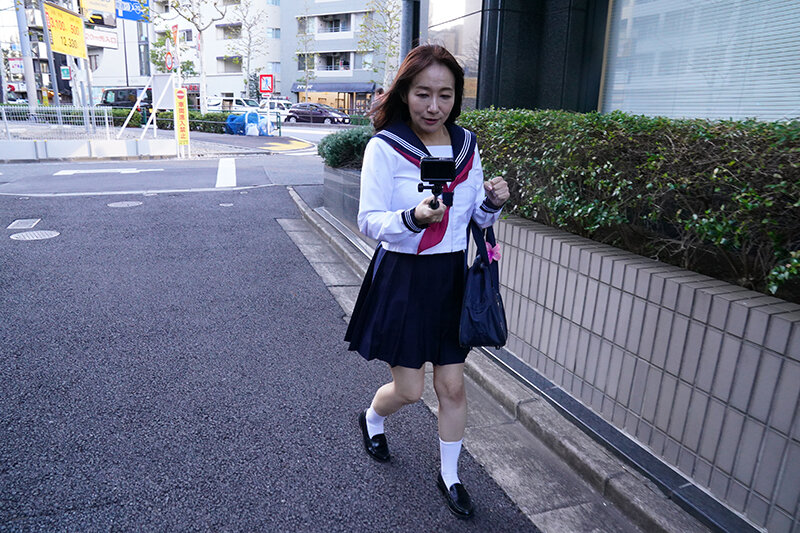 セーラー服熟女失禁羞恥 よしい美希 - サンプル画像 - 1