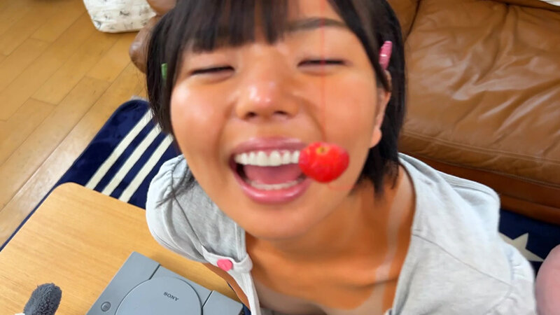 日焼け姪っ子美少女たちの無防備な胸チラ映像 - サンプル画像 - 1