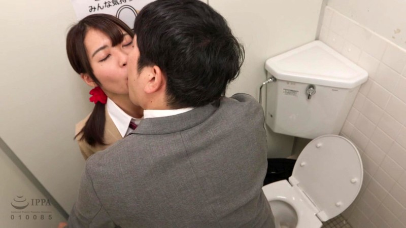 通勤道中であの娘がみだらな行為をしてくる映像 久留木玲・結城のの・東條なつ - サンプル画像 - 16