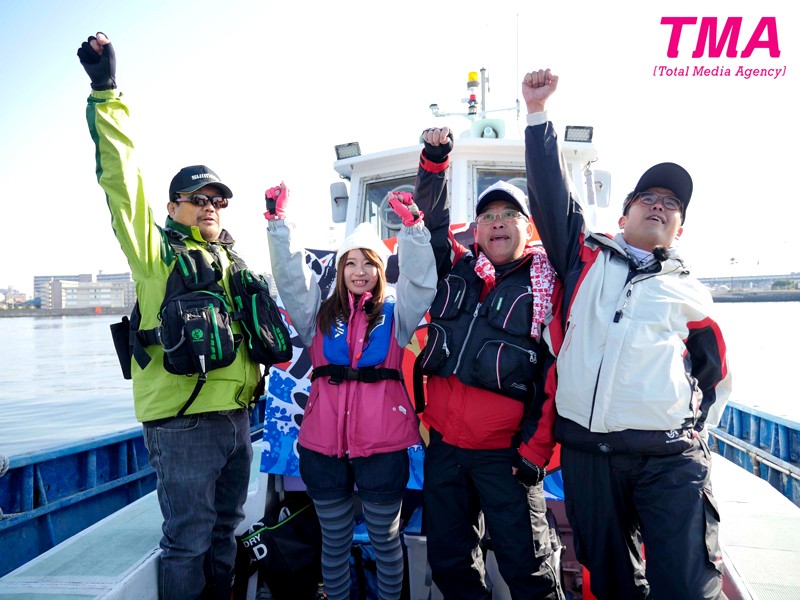 釣りバカおじさん日記 ～マドンナ初美沙希ちゃんとキス釣りチャレンジ！！～ - サンプル画像 - 1