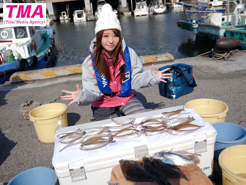釣りバカおじさん日記 ～マドンナ初美沙希ちゃんとキス釣りチャレンジ！！～ - サンプル画像 - 12