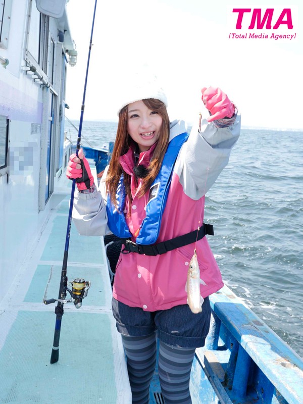 釣りバカおじさん日記 ～マドンナ初美沙希ちゃんとキス釣りチャレンジ！！～ - サンプル画像 - 4