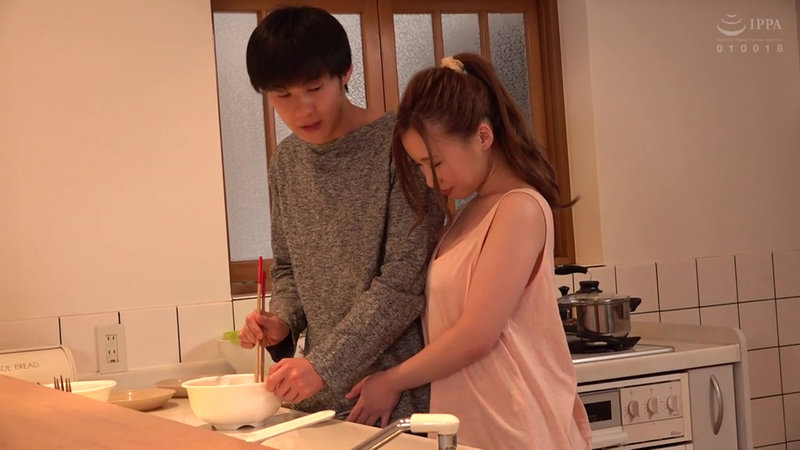 貧乳彼女のお姉さんが巨乳プルンプルンに揺らして僕をおっぱい誘惑してくる 朝倉ここな - サンプル画像 - 14