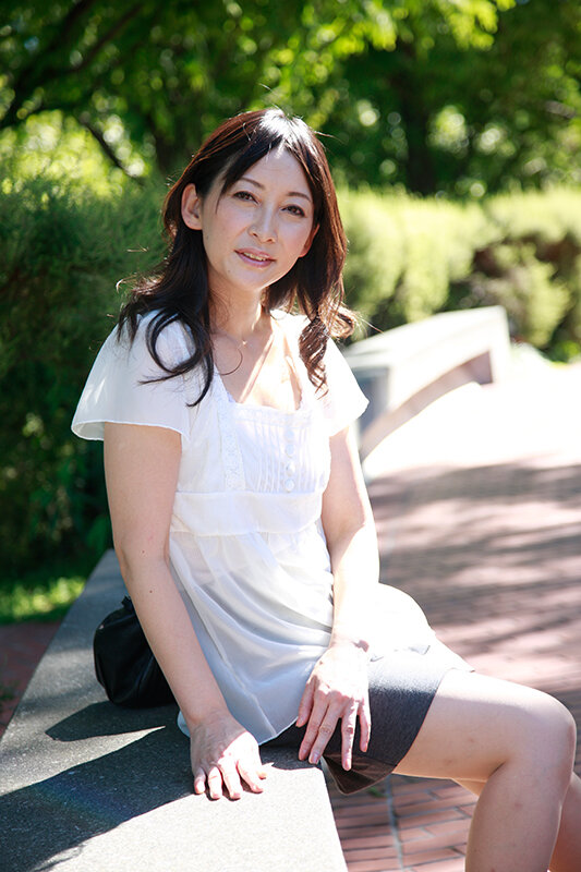 ご近所の熟女がエロ過ぎる！完熟ボディを曝け出し旦那に内緒で密会不倫セックス 2 - サンプル画像 - 11