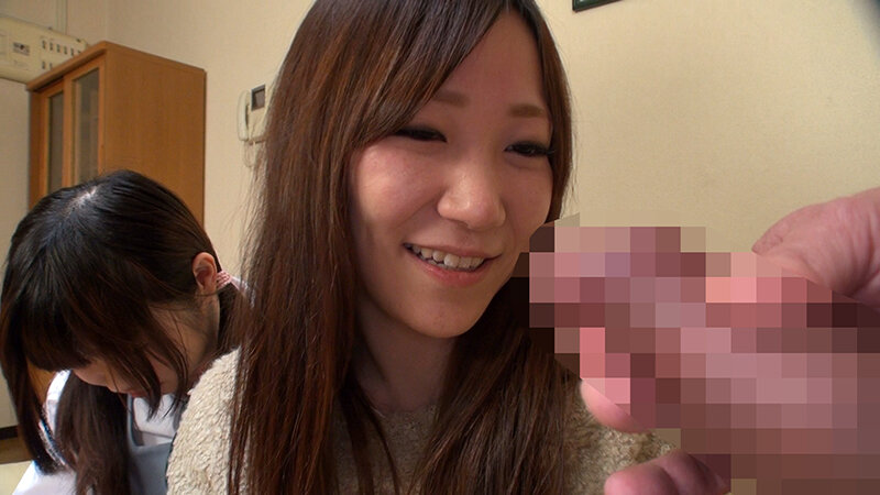 ウブな母娘にデカ〇ンセンズリ見せたらとんでもなく興奮しちゃって 発情エスカレートして親子同時WSEX - サンプル画像 - 1