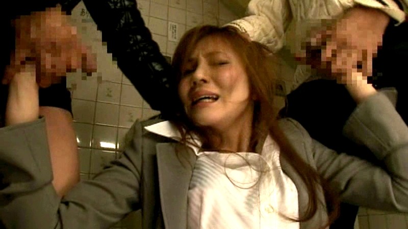 ポルノ映画館で代わる代わる犯●れ続ける女教師 一ノ瀬アメリ - サンプル画像 - 2