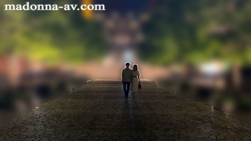 『きっとキミは、今日1日で私を好きになる。』 大人の色気ムンムン【女上司】と冴えない【後輩クン※彼女あり】の野外KISS囁き寝取りデート 吉澤友貴 - サンプル画像 - 14