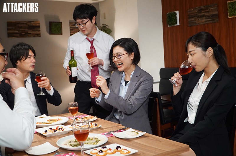都合の良い女でいい。 意識が飛ぶほど激しく乱れた夜、私は既婚上司を好きになってしまった。 由愛可奈 - サンプル画像 - 11