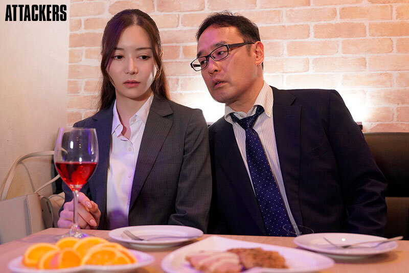 結婚してから4年間、一度もセックスしていない人妻が部長に抱かれた夜。 白峰ミウ - サンプル画像 - 6