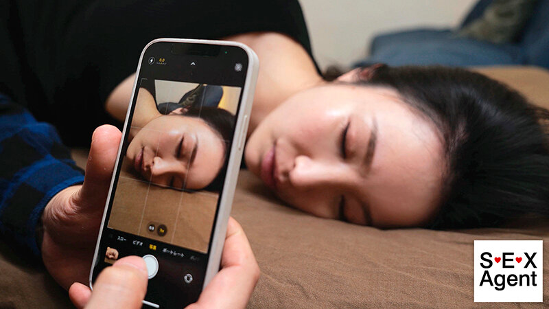 潮吹きする度、ザーメンごっくん 精飲顔マニアに拉致監禁された巨乳人妻 藤木紗英 - サンプル画像 - 1