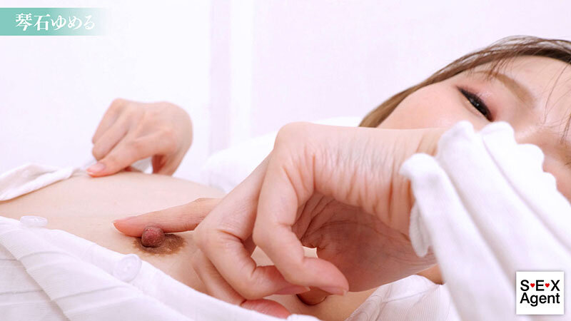 カメラ目線でチクニーする女子の顔面と勃起乳首を堪能するビデオ2 - サンプル画像 - 5