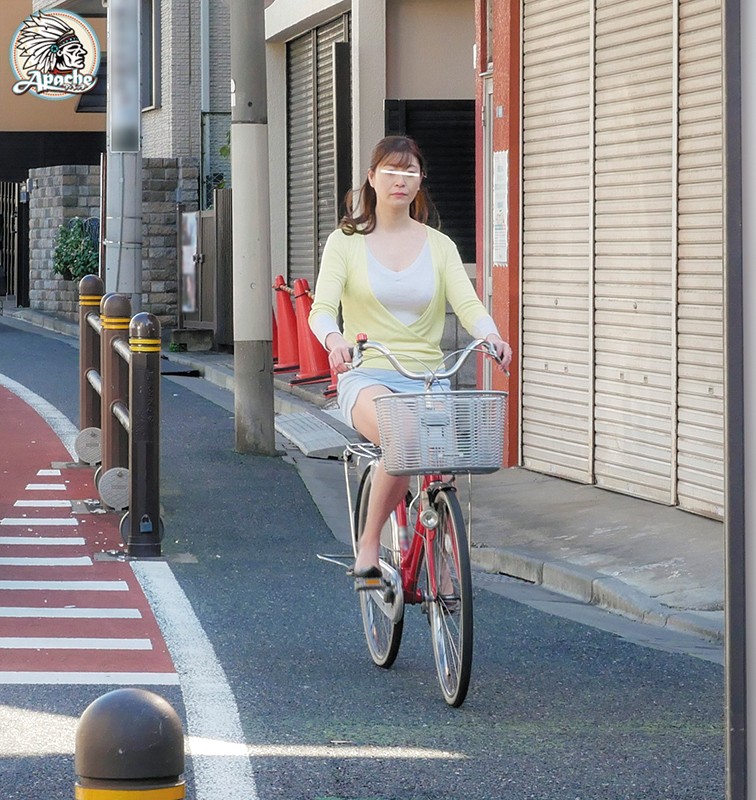 ママチャリ巨尻妻即ハメ中出し！ - サンプル画像 - 3